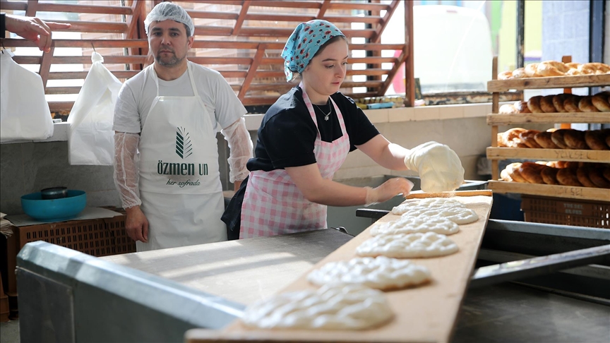 Aşçılık mezunu kızı fırıncı babanın en büyük destekçisi oldu
