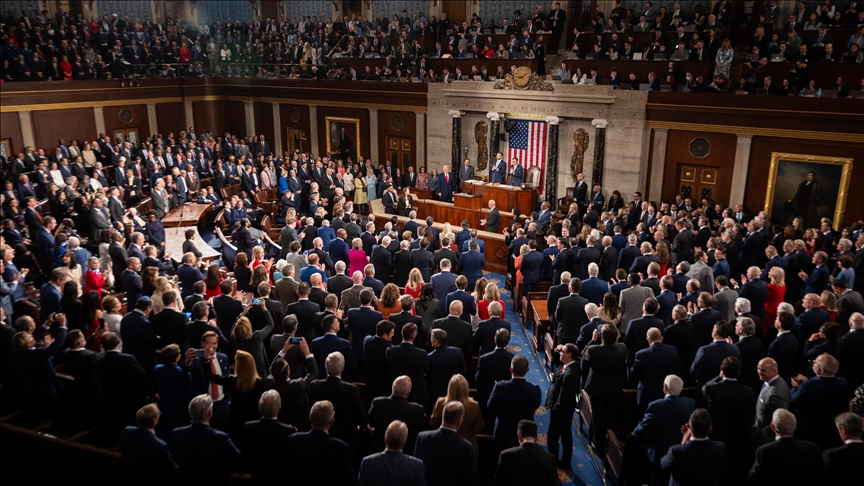 أكسيوس: نحو نصف الديمقراطيين لم يحضروا خطاب "حالة الاتحاد" 