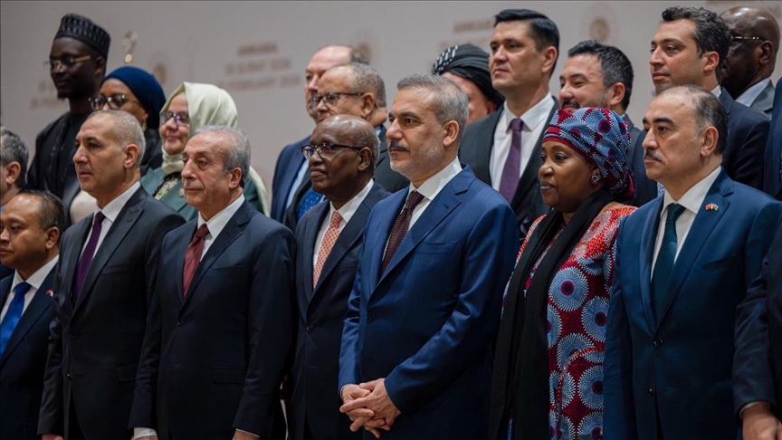 فيدان يلتقي سفراء الدول الأعضاء والمراقبة في منظمة التعاون الإسلامي