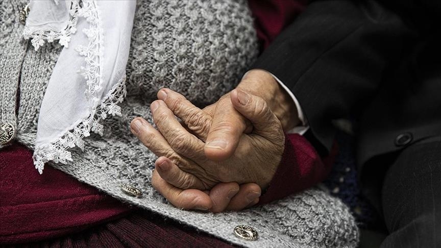 Türkiye'de geçen yıl 9 bini aşkın kişi "ikinci baharında" evliliğe adım attı