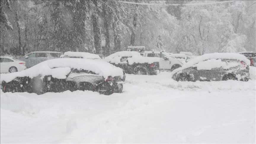 Снежная буря в США парализовала жизнь в ряде регионов страны