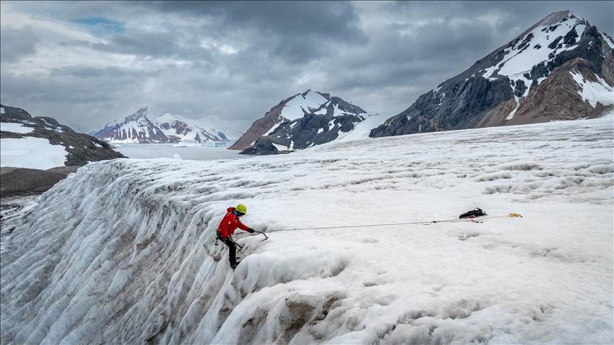 Türk bilim insanlarından Antarktika'da iklim değişikliğine farkındalık vurgusu