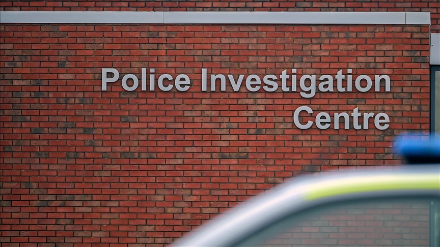 1 arrested, search for another underway after axe and knife carried into UK mosque