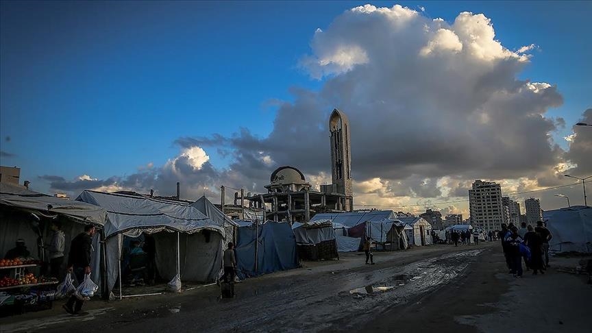 Жители Газы сохраняют атмосферу Рамазана, вопреки продолжающимся атакам