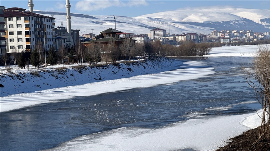 Li Erdexanê cemeda li ser rûberê Çemê Kûrayê vedihele