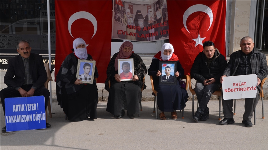 Li Mûşê malbatan çalakiya xwe ya li pêşiya DEM Partiyê domand