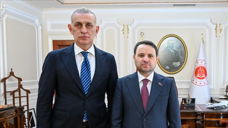 TFF Başkanı Hacıosmanoğlu, Adalet Bakanı Gürlek'i ziyaret etti