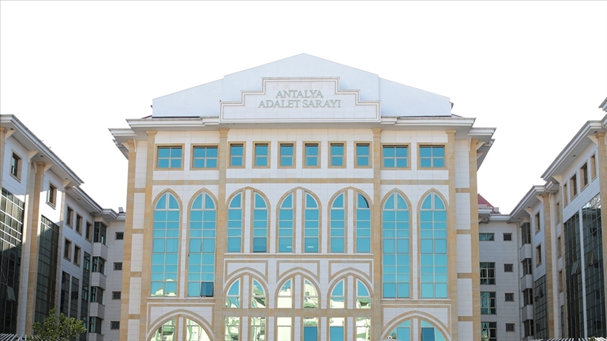 Antalya merkezli yasa dışı bahis soruşturmasında gözaltı sayısı 60'a yükseldi