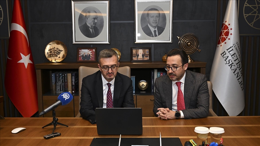 Cumhurbaşkanlığı İletişim Başkanı Duran, AA'nın "Yılın Kareleri" oylamasına katıldı