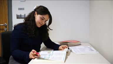 Lösemiyi yenen 20 yaşındaki Elif, hayali olan üniversiteyi kazandı