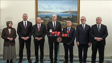 TBMM Başkanı Kurtulmuş, AK Parti Grubu'nu ziyaret etti