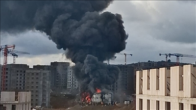 Tuzla'da işçi konteynerinde çıkan yangın söndürüldü
