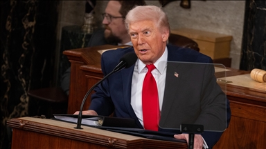 États-Unis: Trump mise sur les tarifs douaniers et durcit le ton face à l’Iran lors de son discours annuel