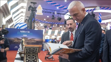 Kültür ve Turizm Bakanı Ersoy, "Külliye'de Ramazan" etkinlik alanını ziyaret etti