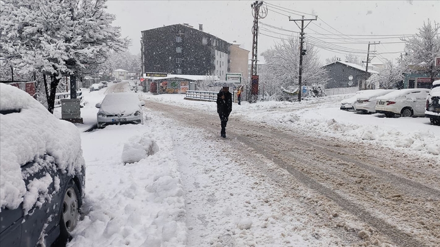 'Yurdun bazı kesimlerinde kar etkilendi' haberine göre Sivas