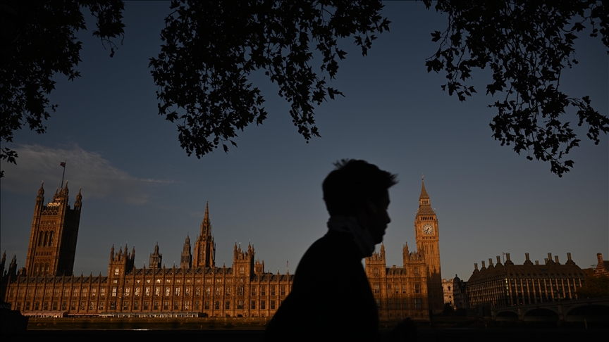 UK asylum claims down 4% in 2025 as hotel use hits 18-month low