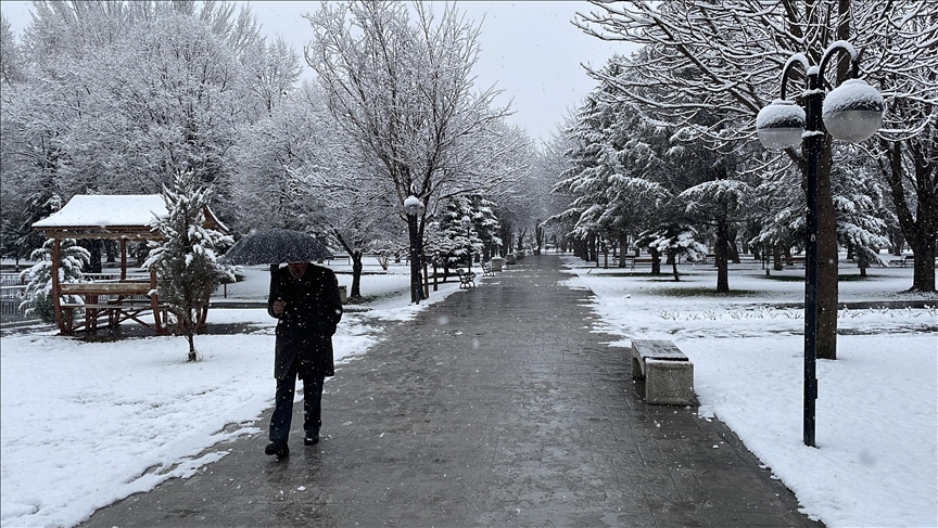 Birçok ilde kar ve soğuk hava etkili oluyor