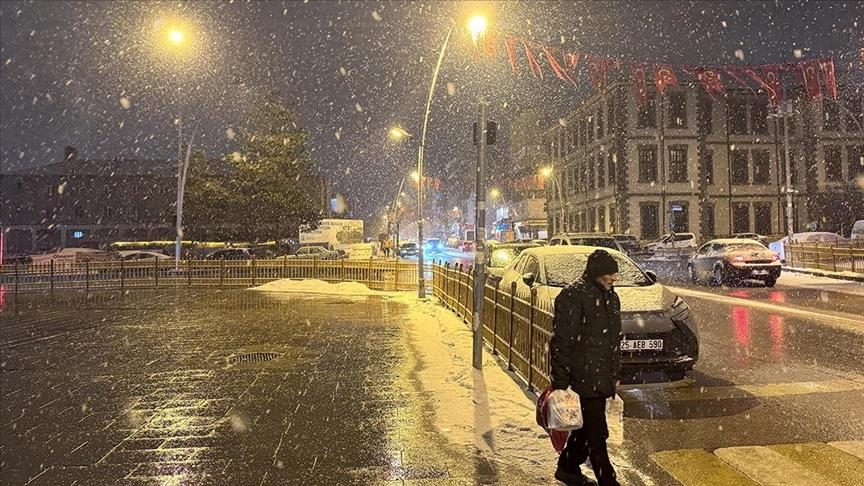 Li Erzirom, Erzîncan, Tuncelî û Bîngolê ji ber berfê dibistan ji bo rojekê hatin tetîlkirin