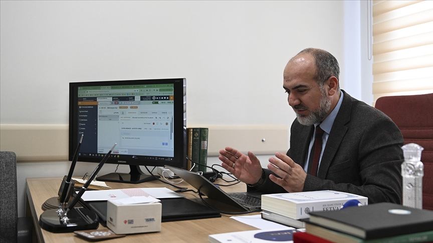 Diyanetin fetva hattı ramazanda günde 16 binden fazla soruyu cevaplıyor