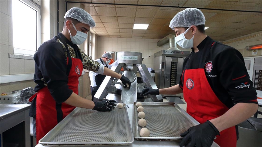 Çorum'da tam buğday tüketimi meslek lisesi öğrencilerinin ürettiği ekmeklerle yaygınlaşıyor