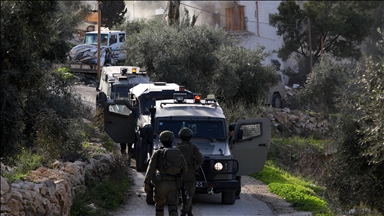 الضفة.. الجيش الإسرائيلي يقتحم نابلس ويحاصر منزلا