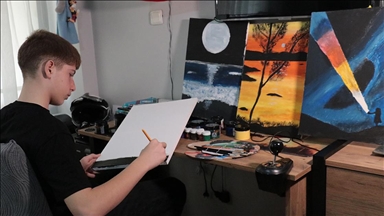 LGS'ye hazırlanan Eymen, sınav kaygısını resimle hafifletiyor