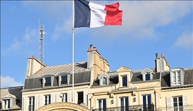 3 face trial for stealing porcelain from French presidency