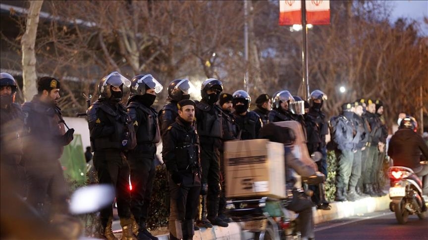 Великобритания эвакуирует персонал посольства из Ирана из-за опасений по поводу безопасности