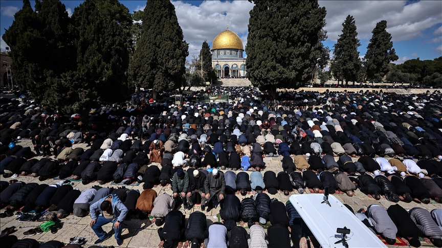 Израел го ограничува пристапот до џамијата Ал-Акса на вториот петок од Рамазан
