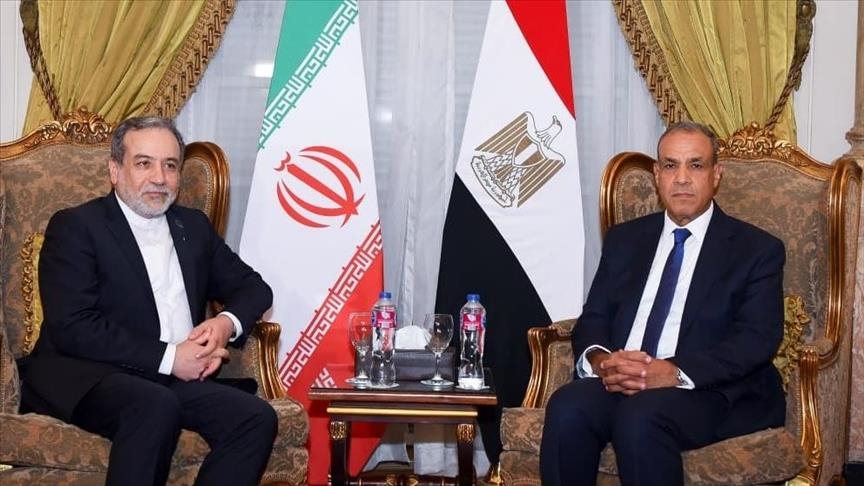مصر تدعو إلى التوصل لـ"حلول وسط" للقضايا العالقة بين طهران وواشنطن