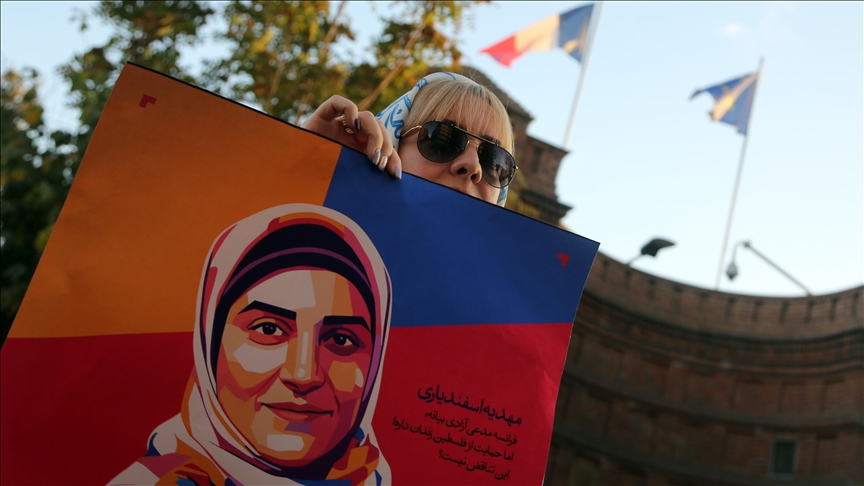 French court jails Iranian woman for 'justifying terrorism'