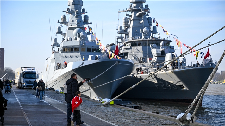 NATO tatbikatına damgasını vuran TCG Anadolu mürettebatı, çocuklardan gelen mektuplarla buluştu