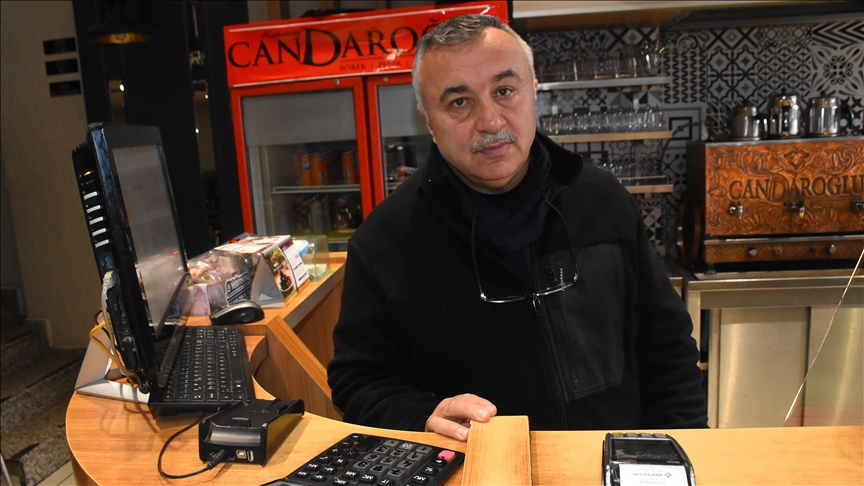 28 Şubat mağduru eski öğretmen, farklı alanlarda insanlara faydalı olmaya çalışıyor