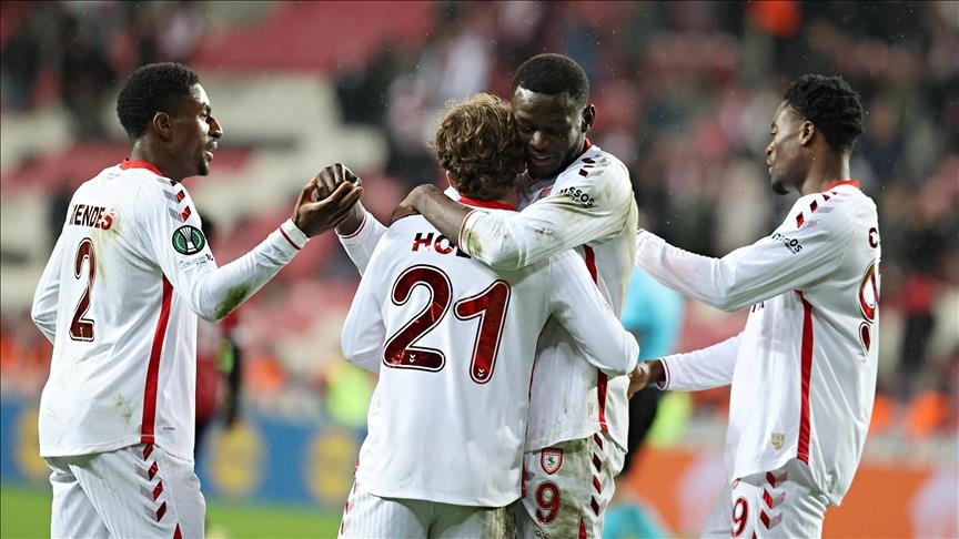 قدم.. صامسون سبور يواجه رايو فاليكانو في دوري المؤتمر الأوروبي