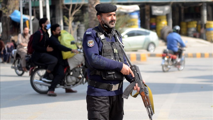 Islamabad says 12 Pakistani soldiers dead in clashes with Afghanistan