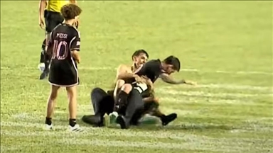 Любовь фанатов доставила Месси неприятные моменты во время матча в Пуэрто-Рико