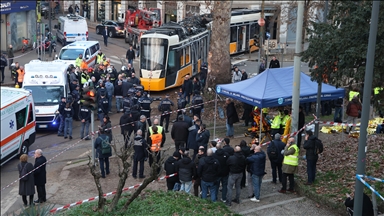 Tram derails in central Milan, killing 2 people and injuring dozens
