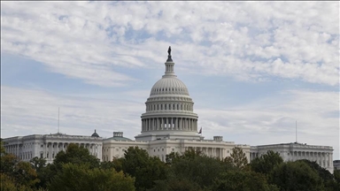 زعيم الأغلبية بمجلس الشيوخ الأمريكي يدعو لتغيير النظام في إيران