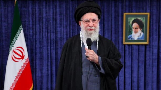 إعلام عبري يدعي وجود "مؤشرات" على اغتيال خامنئي وطهران تنفي 