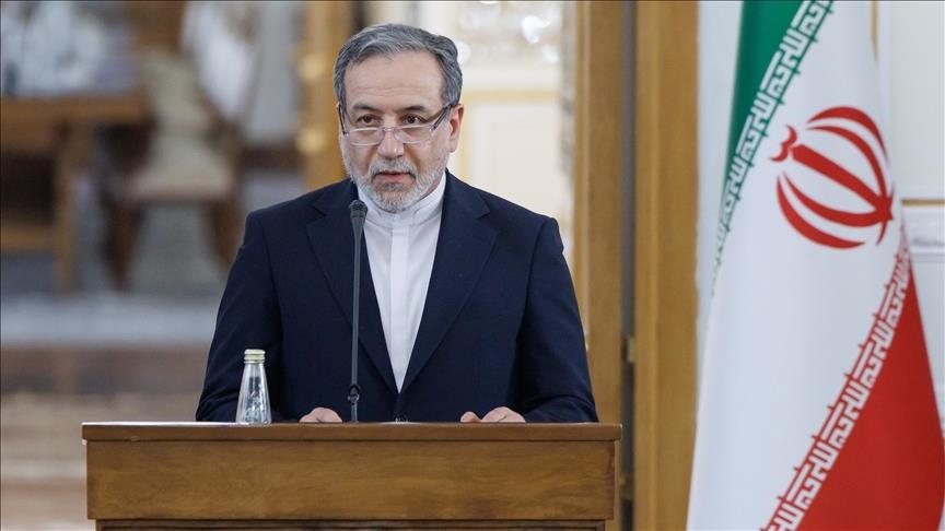 « Nos forces armées puissantes donneront aux agresseurs la leçon qu'ils méritent », affirme Araghchi 