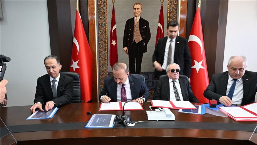 Isparta'daki kamu binalarında sesli navigasyon dönemi başlıyor