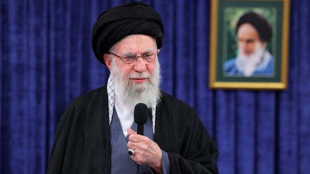 مسؤول إسرائيلي يدعي مشاهدة نتنياهو توثيقا لانتشال جثمان خامنئي 