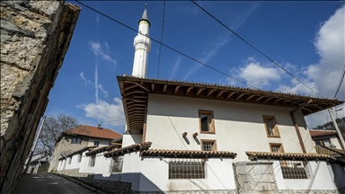 Bijela džamija na Vratniku - mini replika Begove džamije i nacionalni spomenik BiH