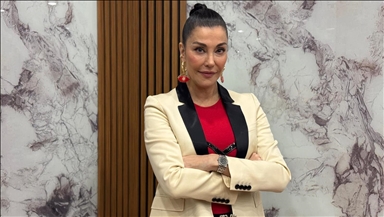 Deniz Akkaya, Türk dizilerinde ve eğitim alanında reform çağrısında bulundu