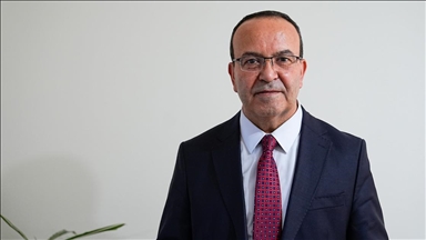 28 Şubat'ta eşinin başörtüsü nedeniyle ihraç edilen emekli albay, yaşadıklarını anlattı