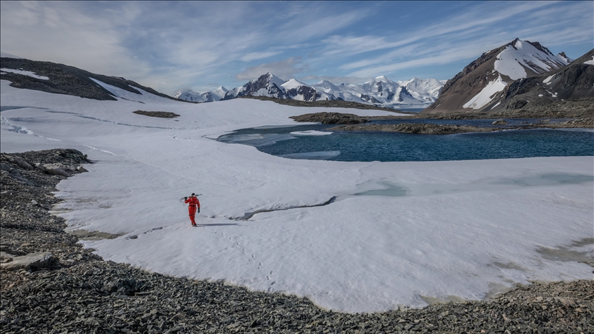 Antarktika’da göl ve deniz ekosistemleri üzerine çok disiplinli çalışma