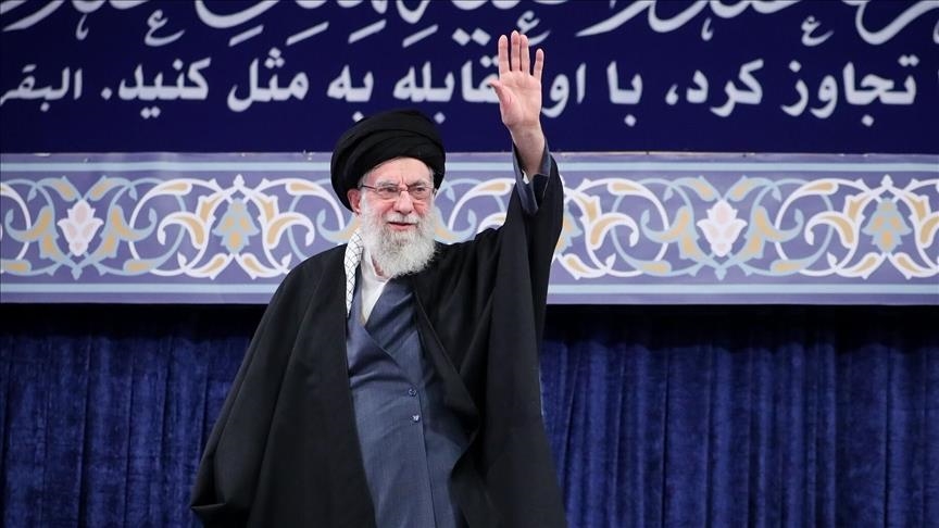 Televizioni shtetëror iranian thotë se lideri suprem Ali Khamenei është vrarë