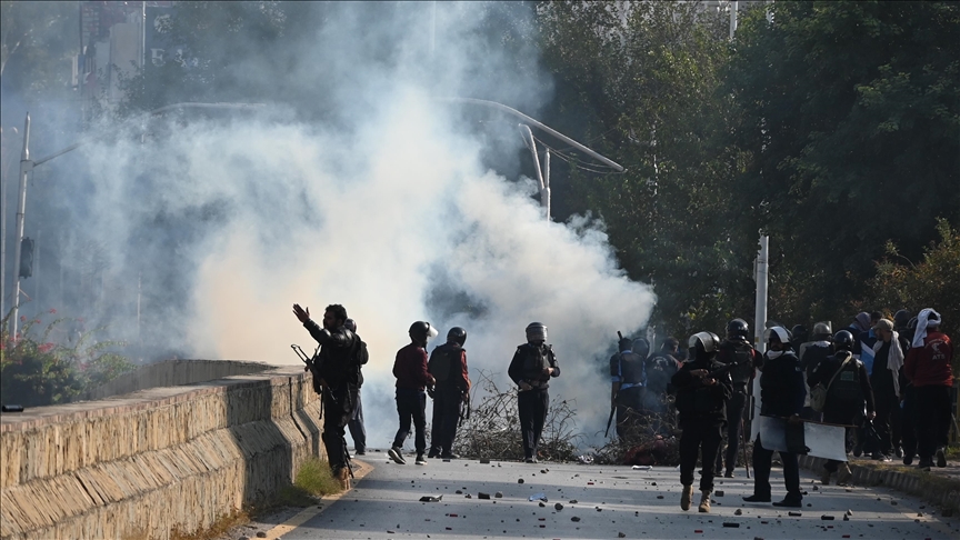 At least 6 killed after protesters clash with police outside US Consulate in Pakistan's Karachi