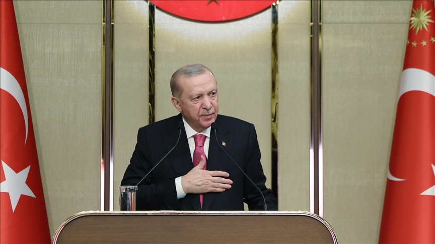 Turkish President Erdogan discusses recent Mideast developments with Qatari emir, UAE president