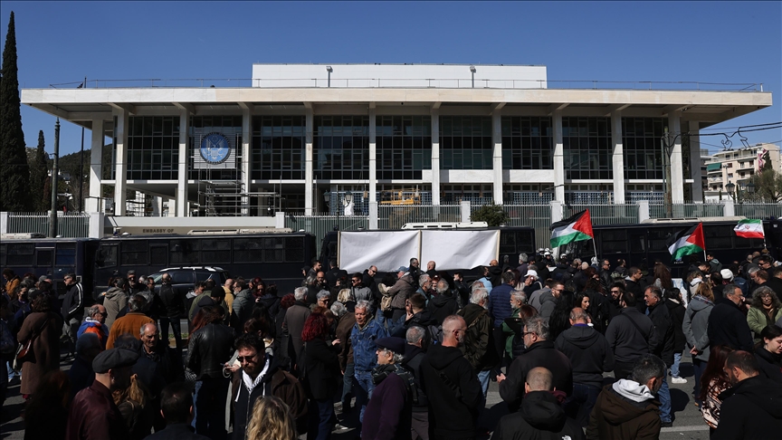 أثينا.. مسيرة احتجاجية ضد العدوان الأمريكي والإسرائيلي على إيران